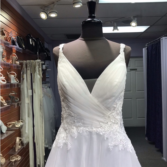 Lia Mia - Style OM1844 - Size 14 - Ivory - Picture 3 of 4